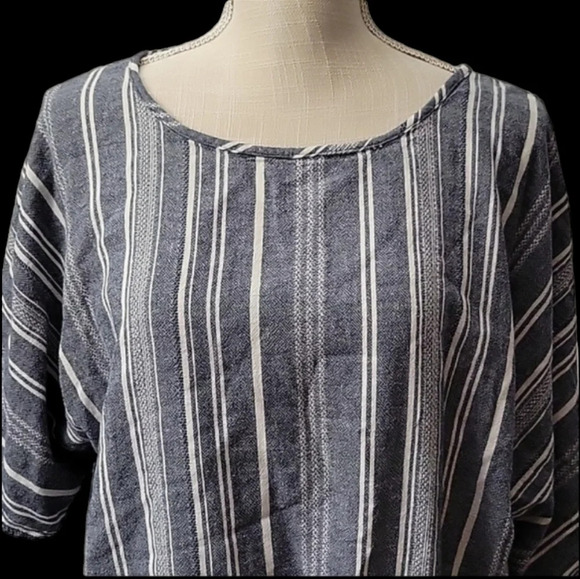 Time & Tru Top - Picture 2 of 3